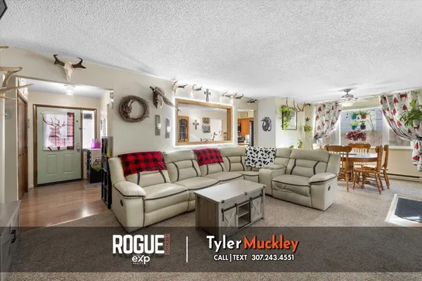 $335,000 | 809 South 1st Street, Glenrock, WY 82637