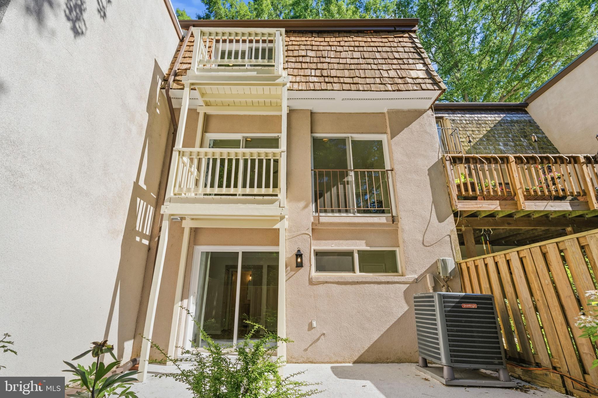 1604 Valencia Way Reston, VA 20190 - Photo 40 of 50
