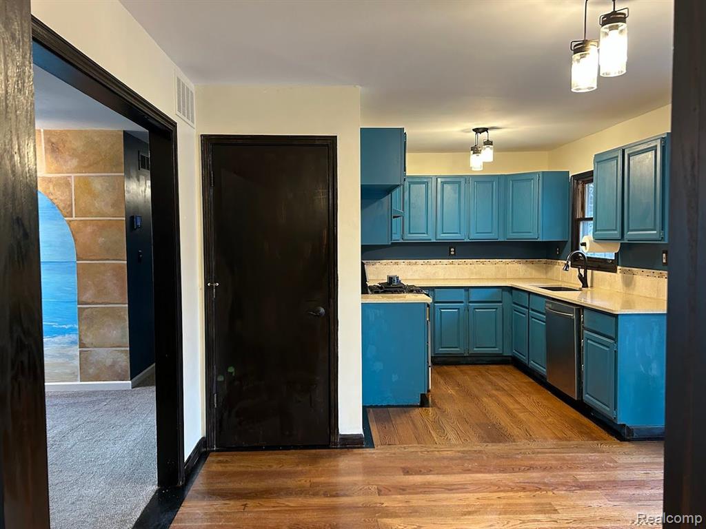 7501 Ore Lake Road Brighton, MI 48116 - Photo 8 of 20