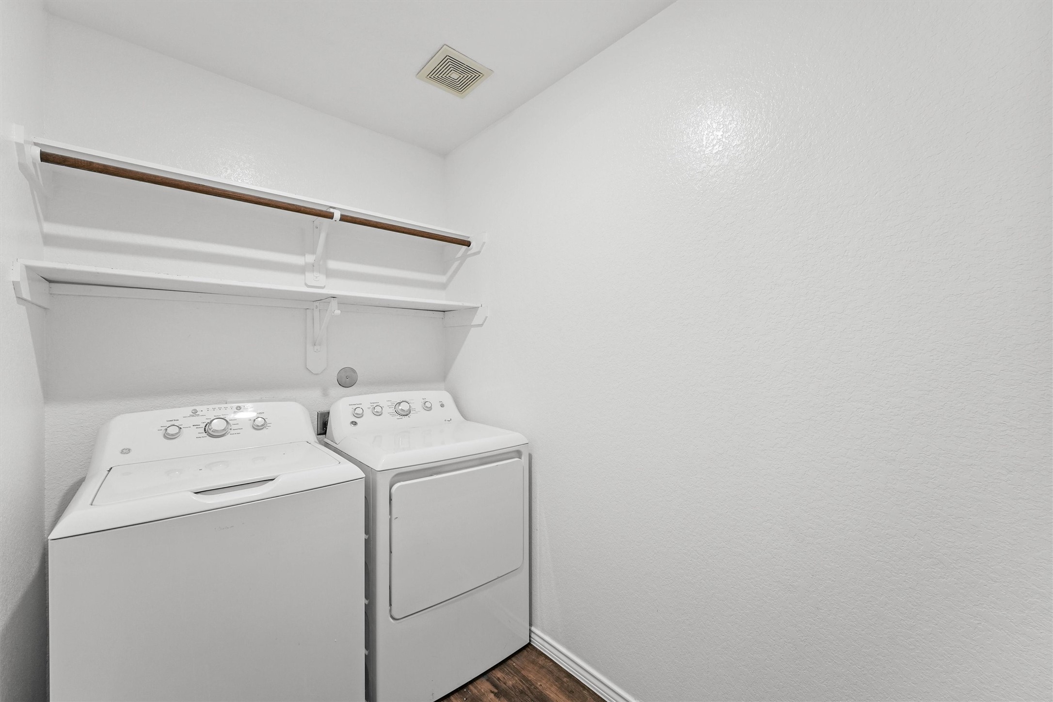 5710 Pampus Prairie Road Katy, TX 77493 - Photo 21 of 27 a utility room with dryer and washer