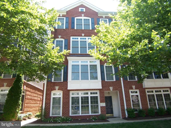 $2,900 | 4618 Battenburg Lane, Unit 731, Fairfax, VA 22030