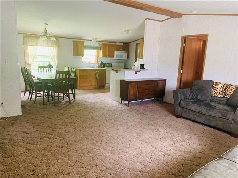 606 Deana Way Rochester, PA 15074 - Photo 2 of 17