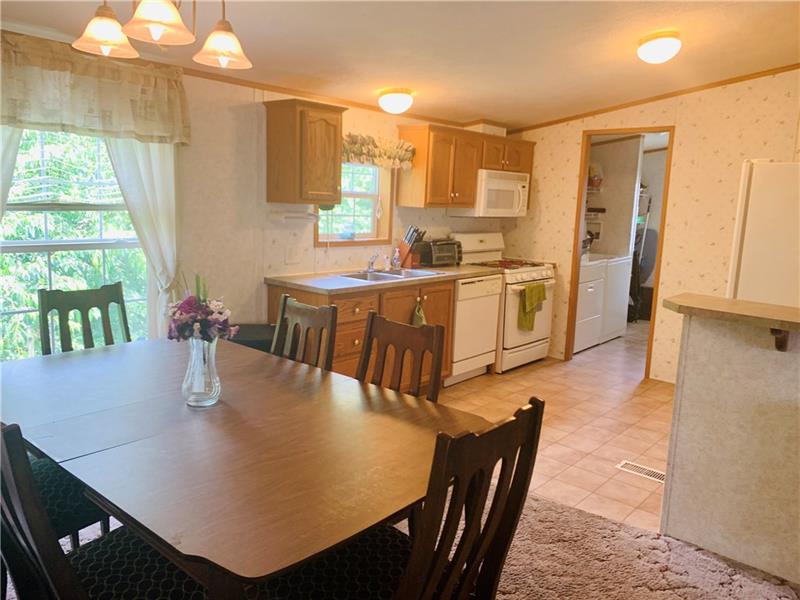606 Deana Way Rochester, PA 15074 - Photo 3 of 17