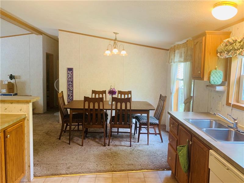 606 Deana Way Rochester, PA 15074 - Photo 4 of 17