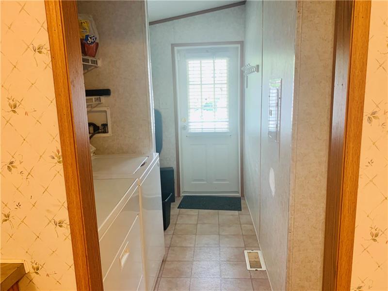 606 Deana Way Rochester, PA 15074 - Photo 6 of 17