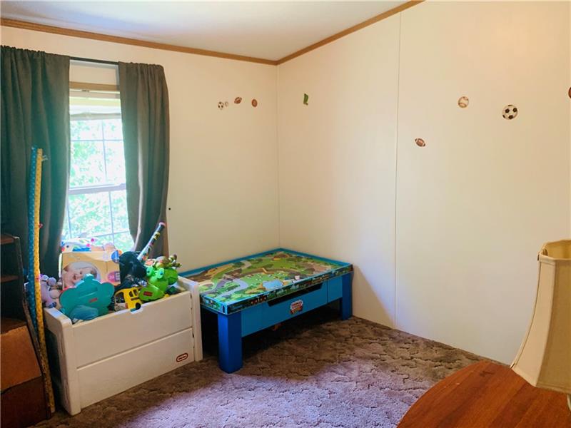 606 Deana Way Rochester, PA 15074 - Photo 10 of 17