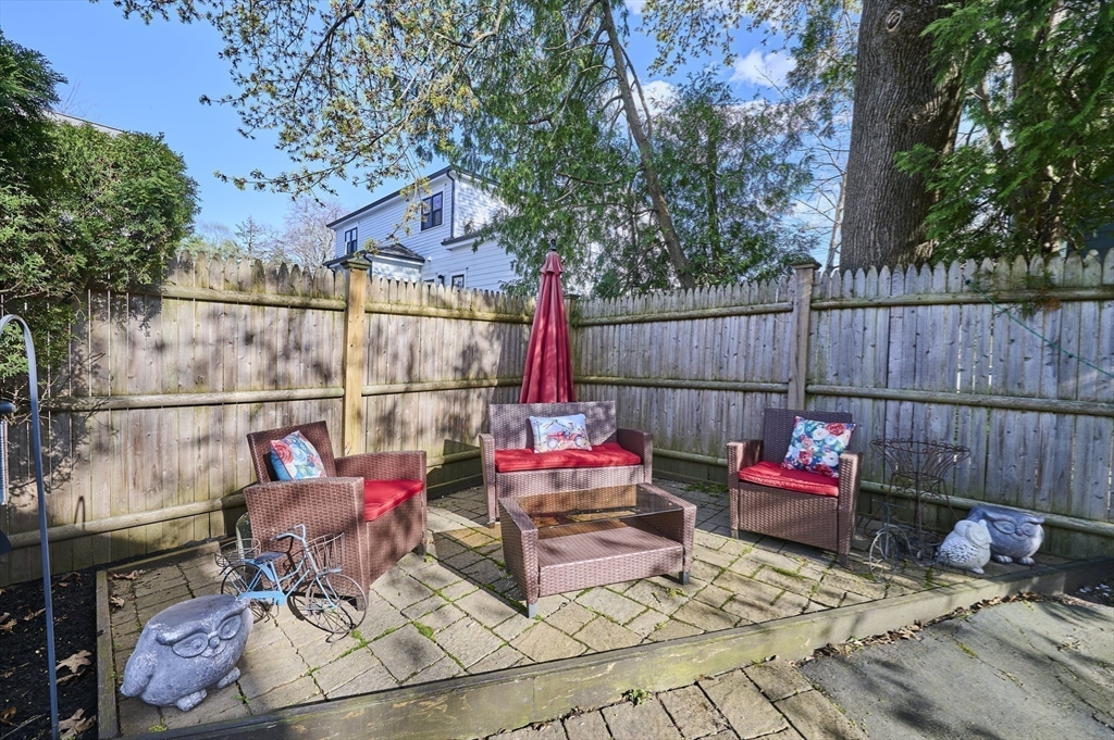 291 Russett Road Brookline, MA 02467 - Photo 13 of 15