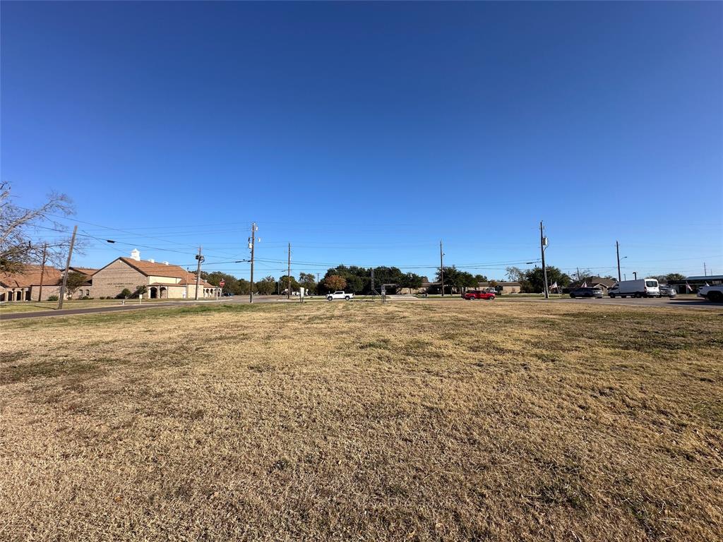 602 South 3rd Street Mabank, TX 75147 - Photo 17 of 18 a view of large trees and sky view