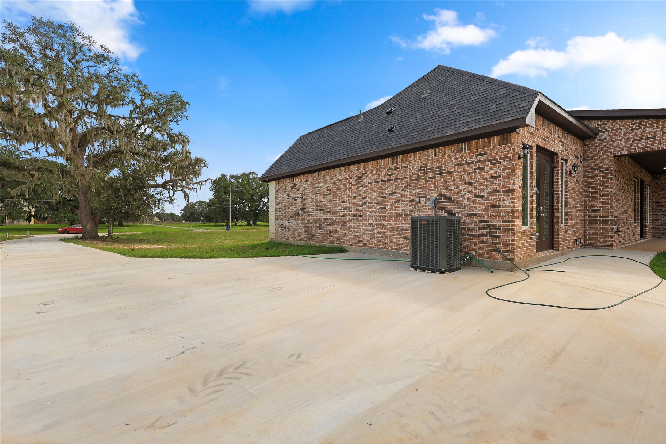 1720 Flintlock Court Angleton, TX 77515 - Photo 2 of 27