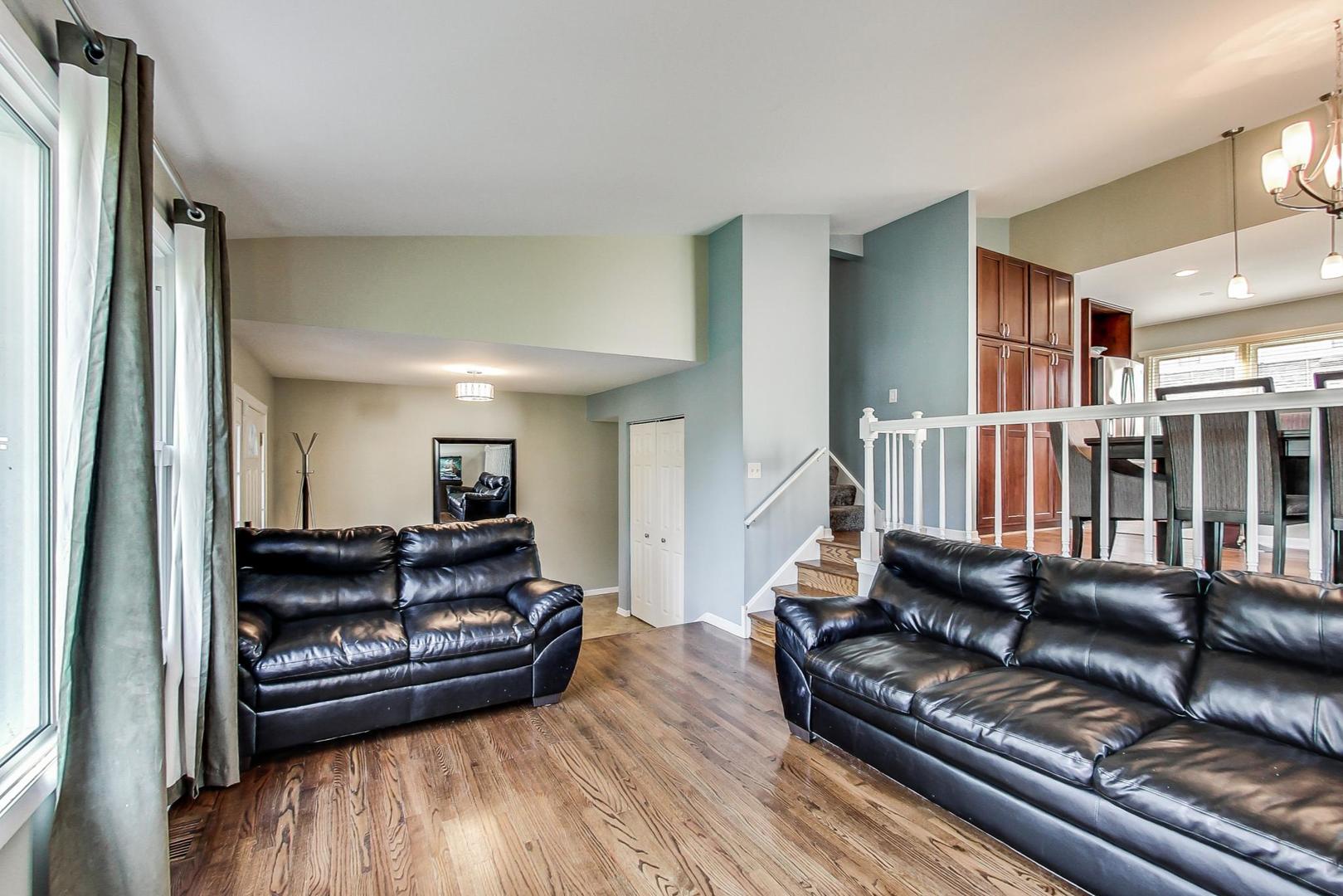 797 Dannet Road Buffalo Grove, IL 60089 - Photo 4 of 31