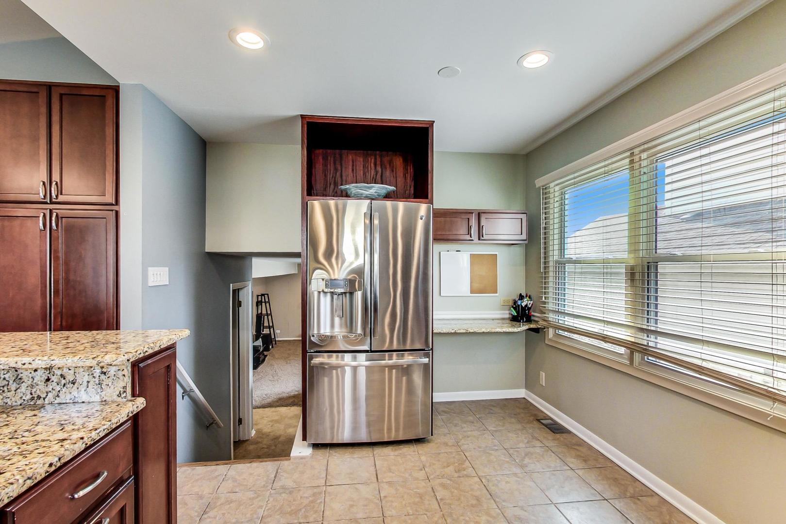 797 Dannet Road Buffalo Grove, IL 60089 - Photo 9 of 31