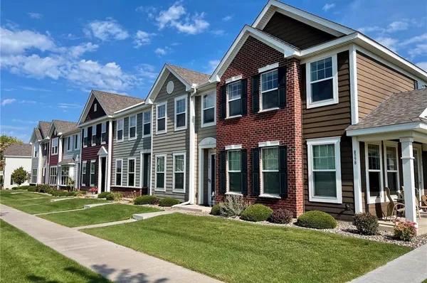 $299,000 | 8402 Jonquil Lane North, Maple Grove, MN 55369