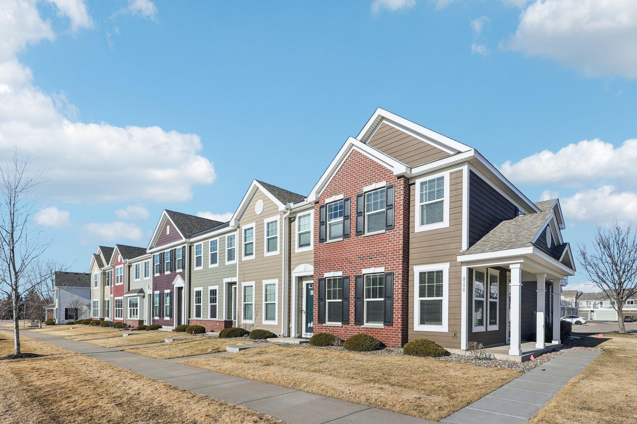 8402 Jonquil Lane North Maple Grove, MN 55369 - Photo 2 of 34