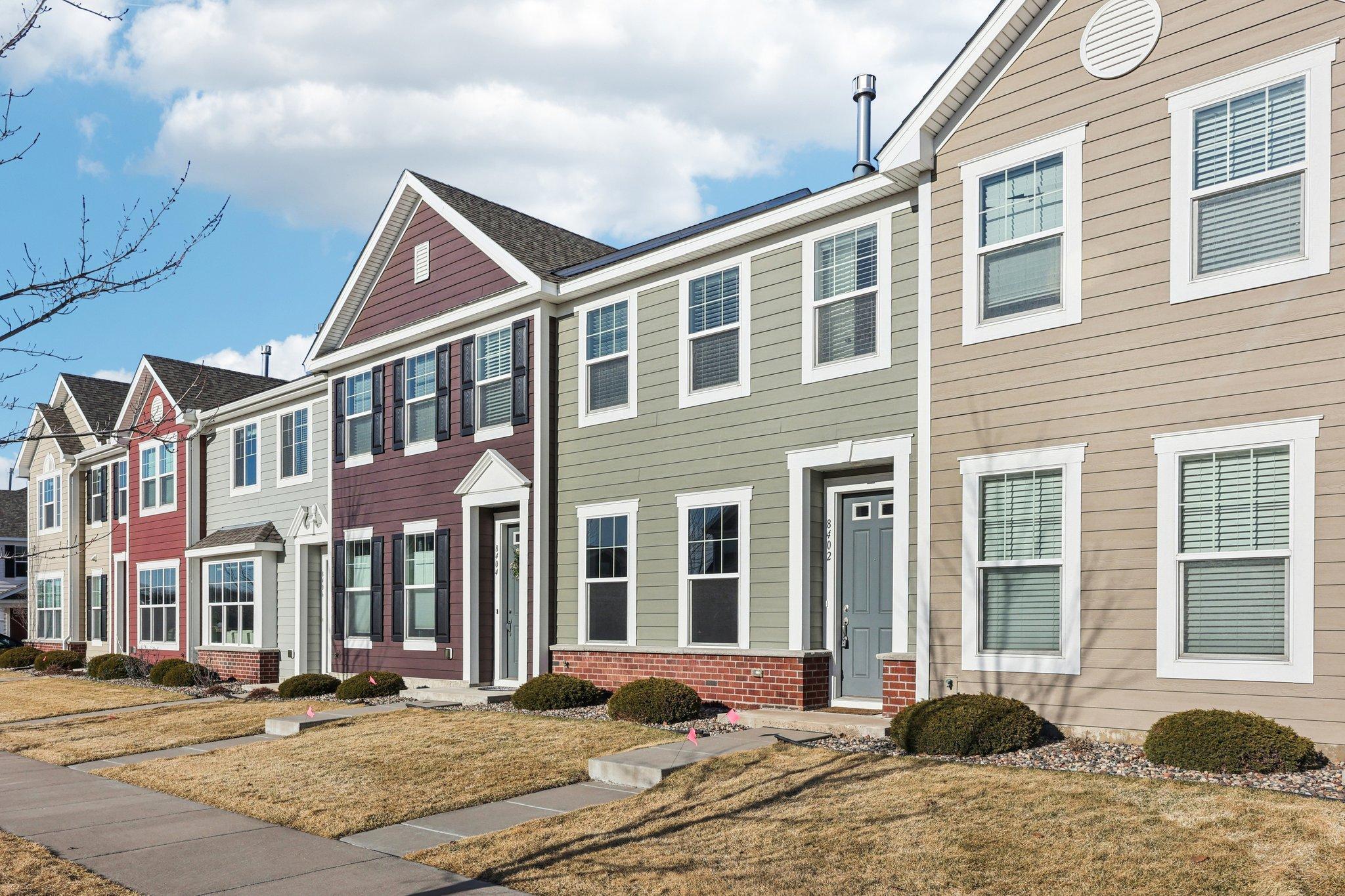 8402 Jonquil Lane North Maple Grove, MN 55369 - Photo 3 of 34