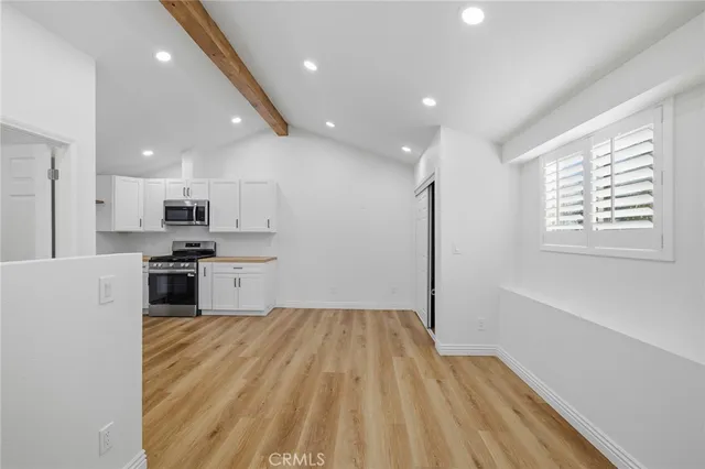 $2,400 | 12511 Landale Street, Studio City, CA 91604