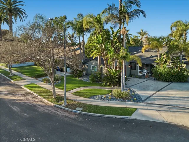 $2,400 | 12511 Landale Street, Studio City, CA 91604