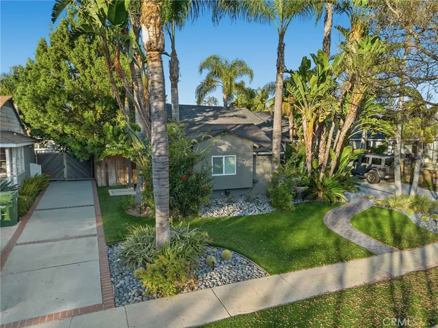 $2,400 | 12511 Landale Street, Studio City, CA 91604