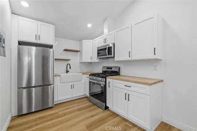 $2,400 | 12511 Landale Street, Studio City, CA 91604