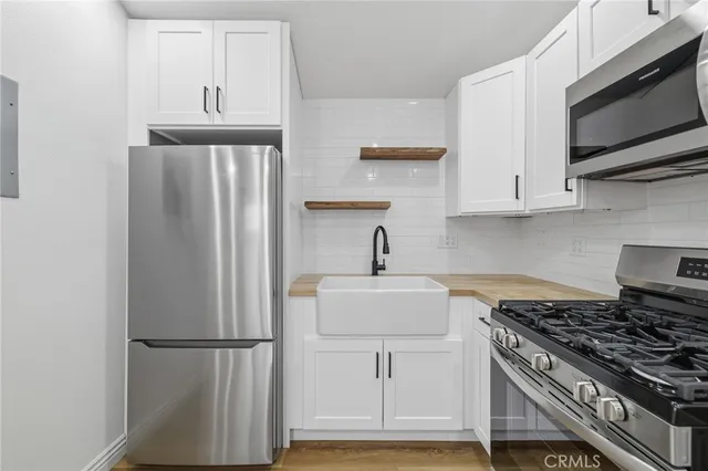 $2,400 | 12511 Landale Street, Studio City, CA 91604