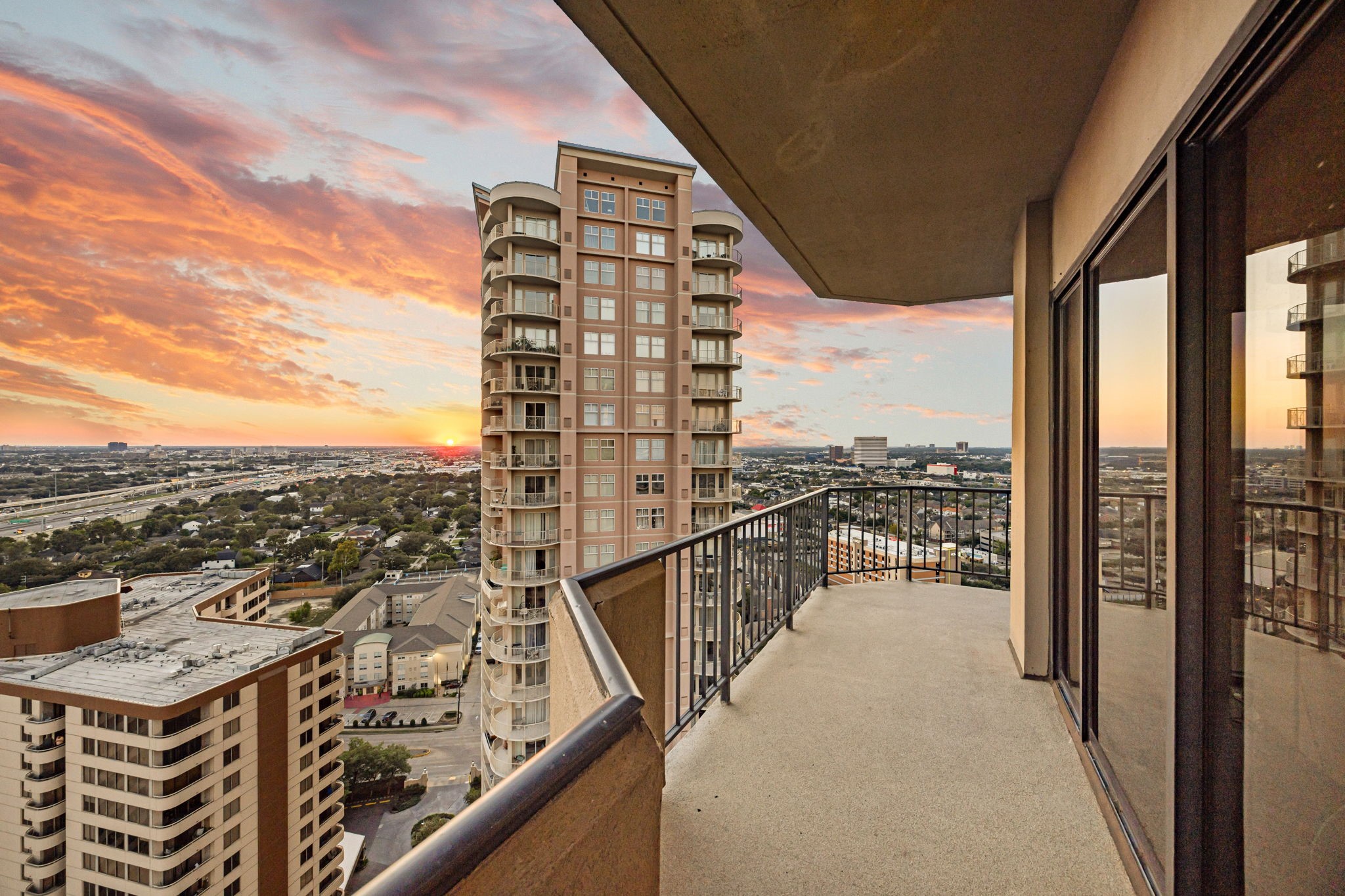 3350 McCue Road, Unit 2302 Houston, TX 77056 - Photo 19 of 35 Another view from your private living area wrap around balcony.