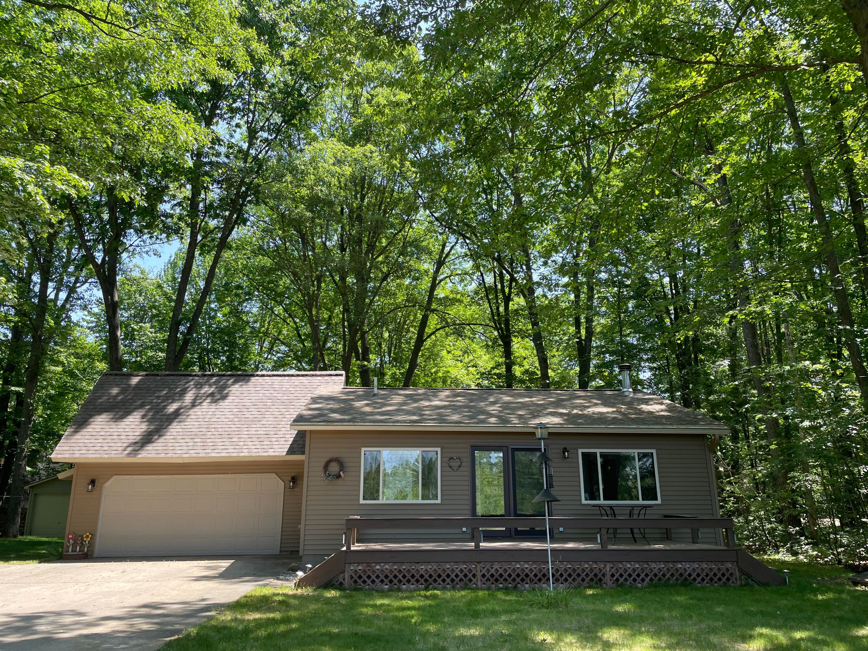 5210 North Reserve Road Roscommon, MI 48653 - Photo 1 of 22 Gallery Image 1