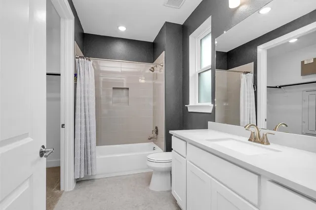 $675,000 | 14810 Taftsville Bridge Lane, Willis, TX 77318