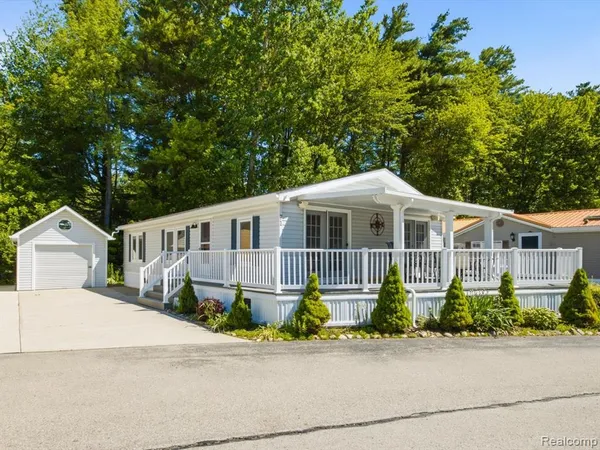 $139,900 | 2545 Lakeshore Road, Applegate, MI 48401