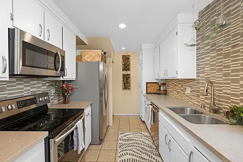 $740,000 | 2284 Caminito Pajarito, Unit 147, San Diego, CA 92107