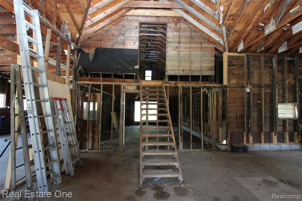 1325 South Hospital Road Waterford, MI 48327 - Photo 35 of 54