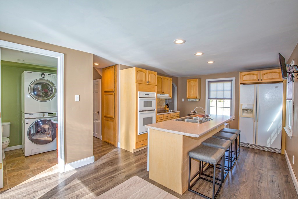 35 Bowles Park Springfield, MA 01104 - Photo 3 of 27 Gallery Image 3