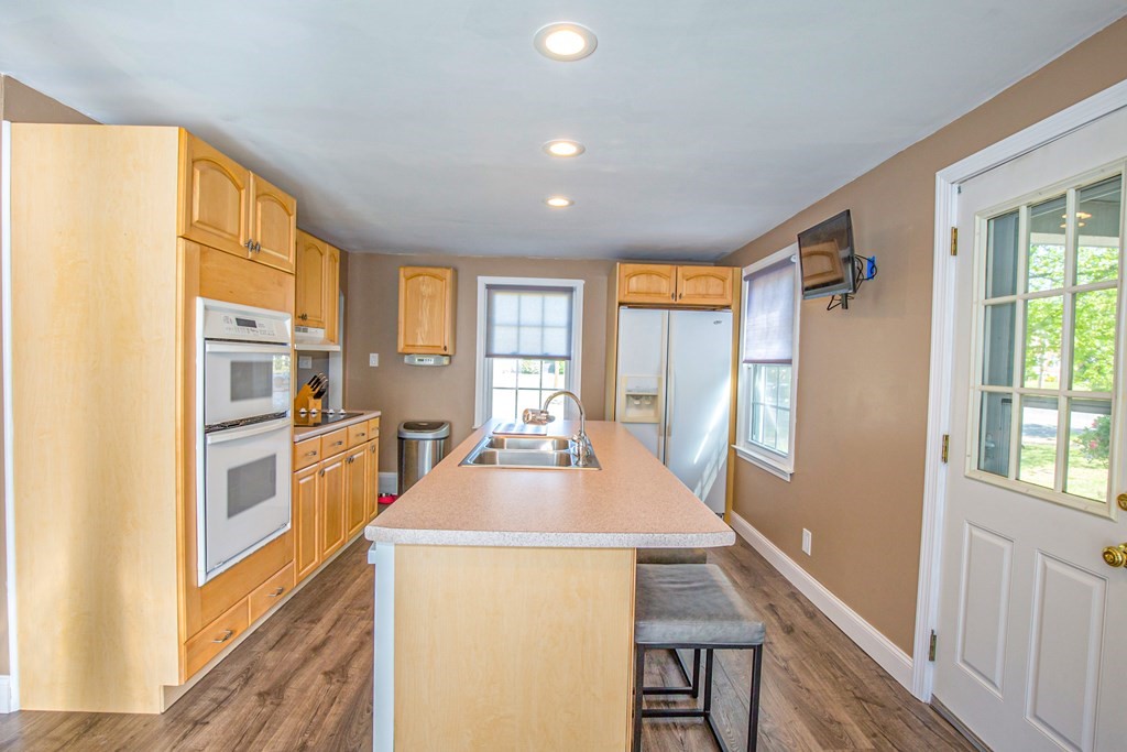 35 Bowles Park Springfield, MA 01104 - Photo 4 of 27 Gallery Image 4