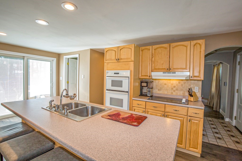 35 Bowles Park Springfield, MA 01104 - Photo 5 of 27 Gallery Image 5