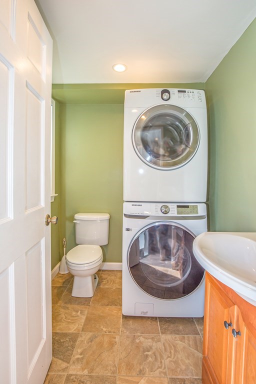 35 Bowles Park Springfield, MA 01104 - Photo 6 of 27 Gallery Image 6