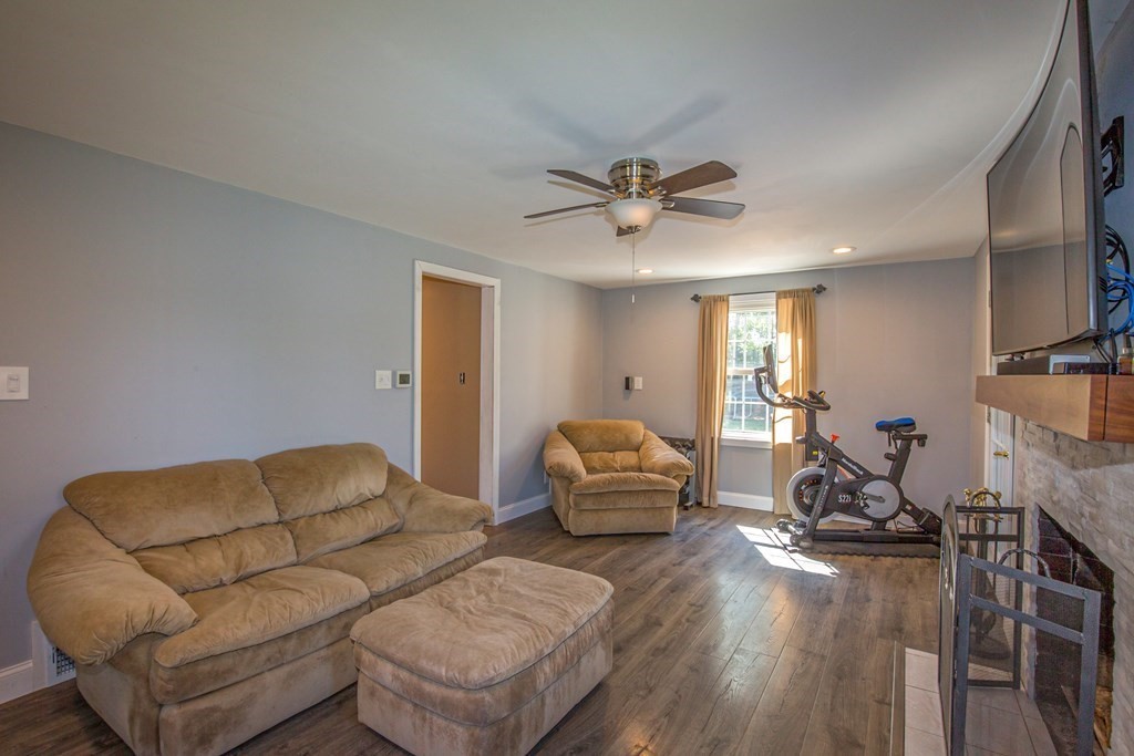 35 Bowles Park Springfield, MA 01104 - Photo 8 of 27 Gallery Image 8