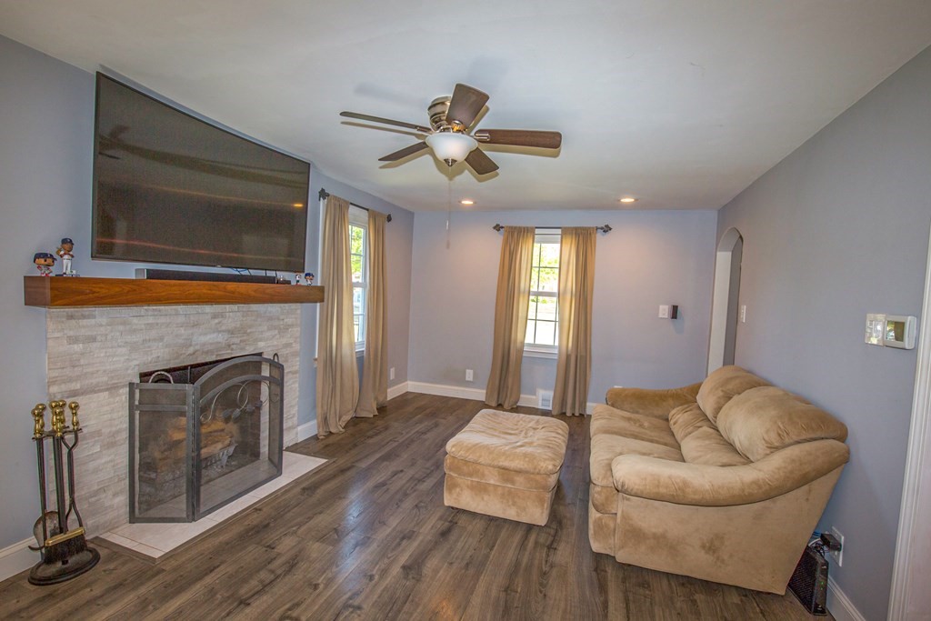 35 Bowles Park Springfield, MA 01104 - Photo 10 of 27 Gallery Image 10