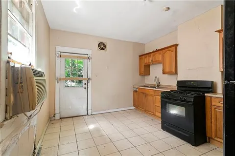 $129,000 | 8217-19 Apple Street, New Orleans, LA 70118
