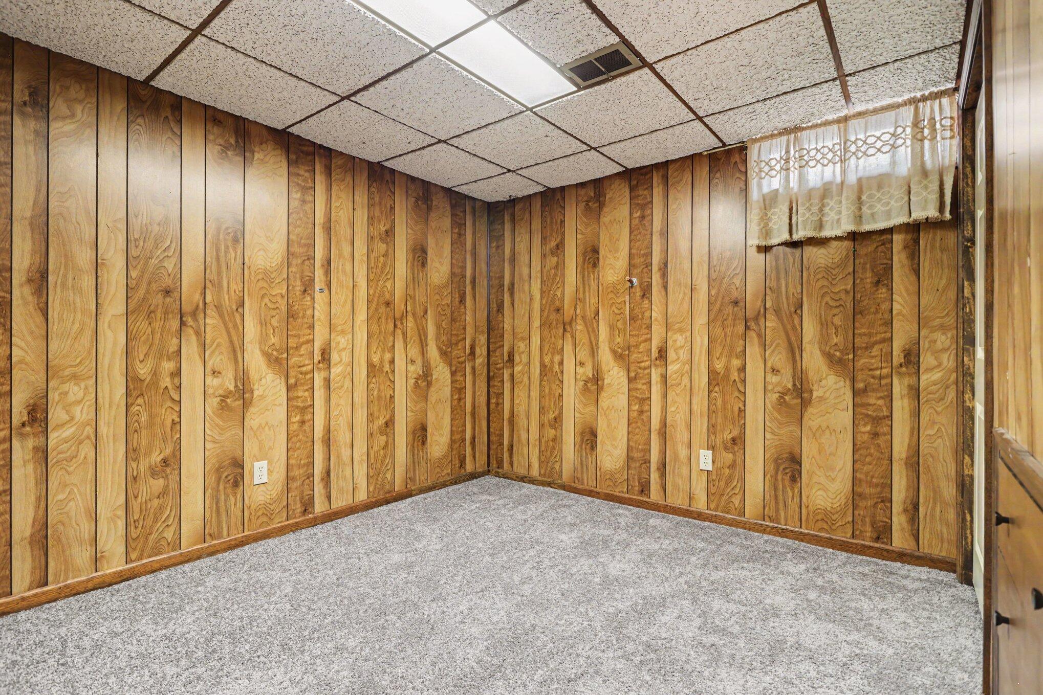1010 Northampton Road Kalamazoo, MI 49006 - Photo 18 of 26 Potential Office, Craft Room or Toy Room
