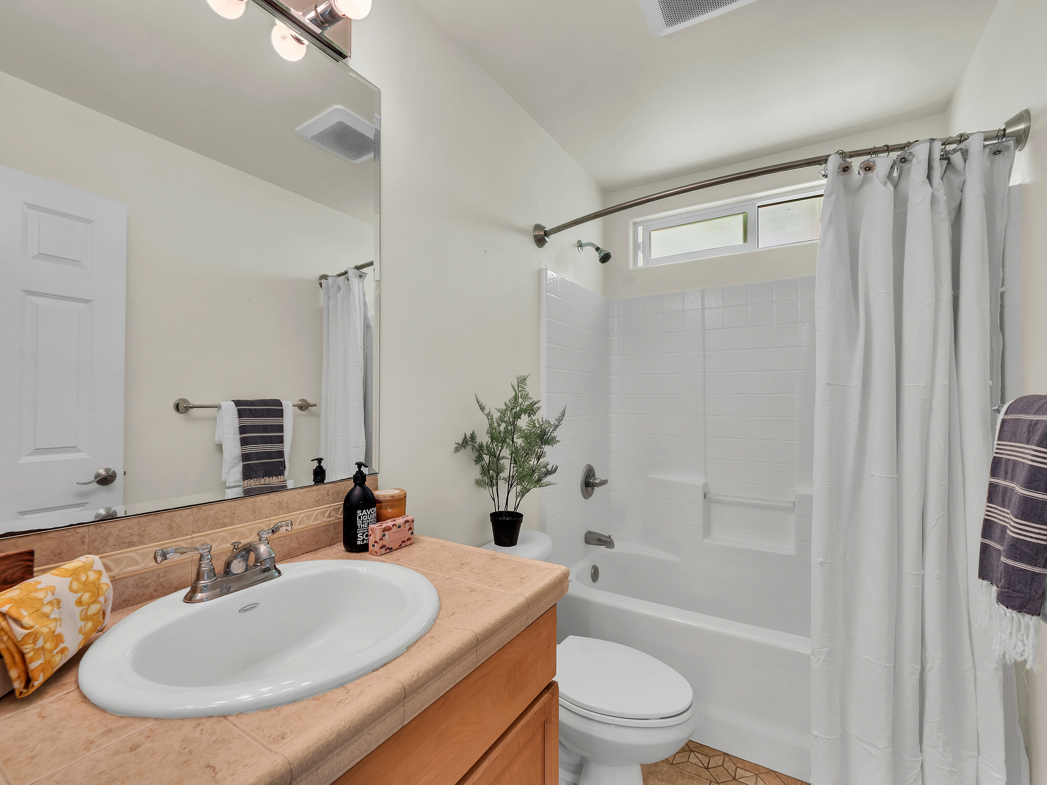 331 Noelani Loop Hilo, HI 96720 - Photo 13 of 23