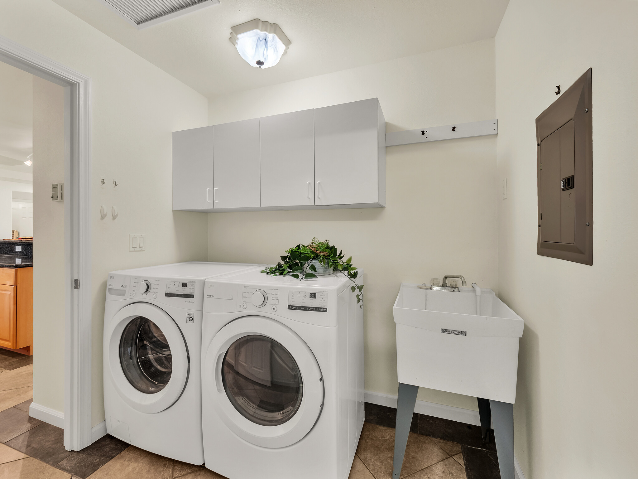 331 Noelani Loop Hilo, HI 96720 - Photo 19 of 23