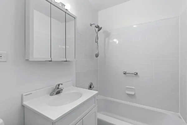$212,000 | 2620 North Windsor Drive, Unit 204, Arlington Heights, IL 60004