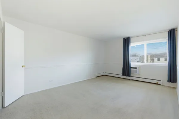 $212,000 | 2620 North Windsor Drive, Unit 204, Arlington Heights, IL 60004