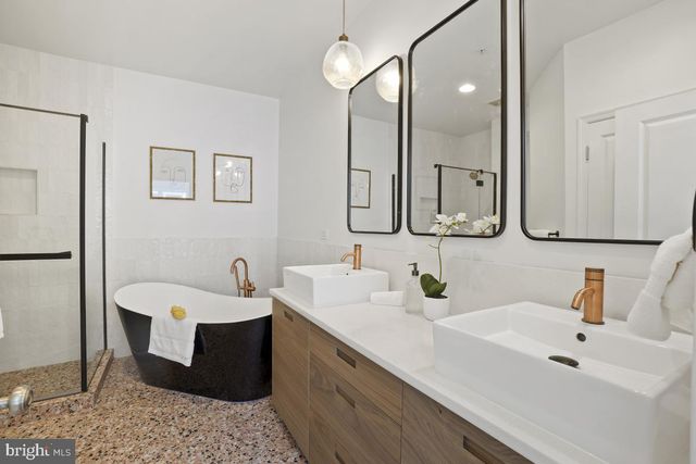 $1,248,000 | 1345 Independence Court Southeast, Washington, DC 20003