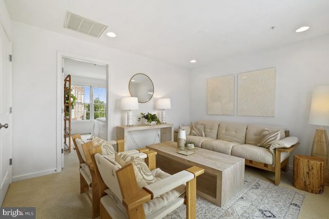 $1,248,000 | 1345 Independence Court Southeast, Washington, DC 20003