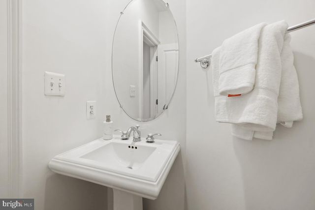 $1,248,000 | 1345 Independence Court Southeast, Washington, DC 20003