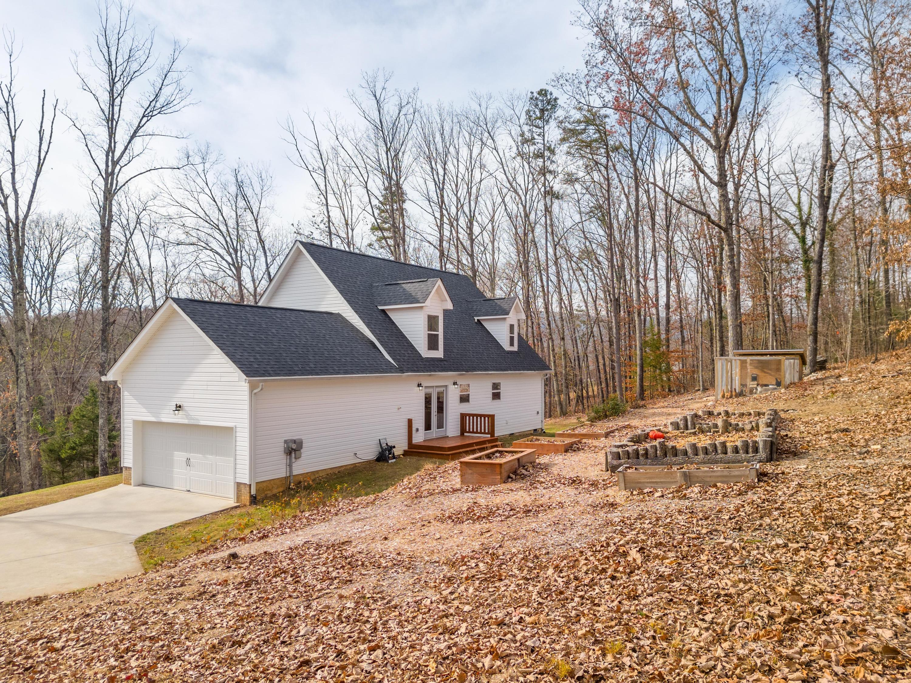 195 Highwater Road Soddy Daisy, TN 37379 - Photo 5 of 38 2023_12_December_195_E_Highwater_Rd_0005