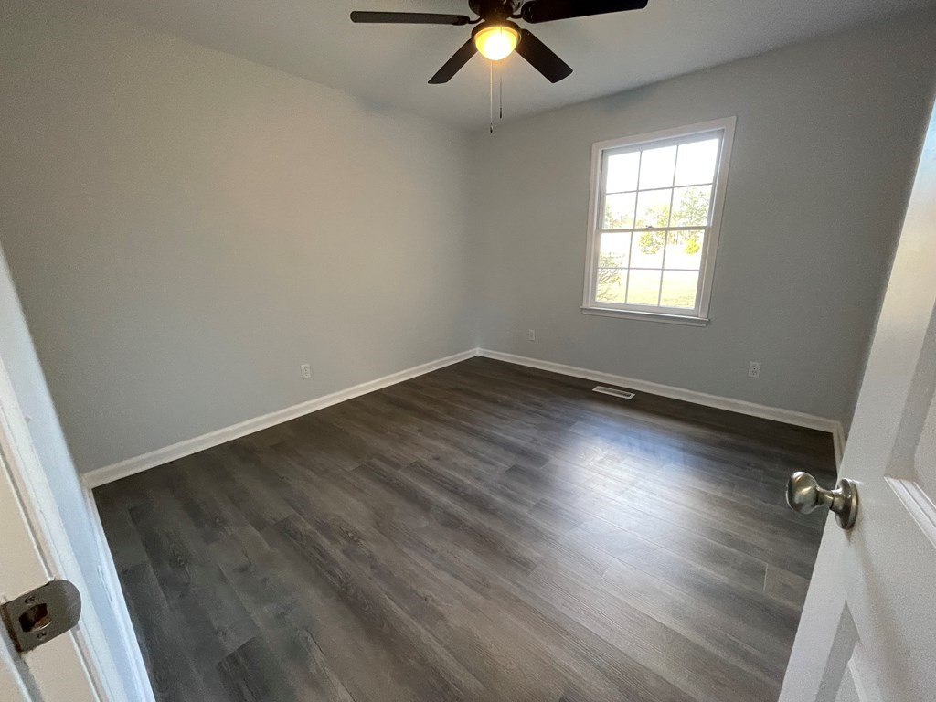 5040 Queen Chapel Road Dalzell, SC 29040 - Photo 15 of 24 Gallery Image 15