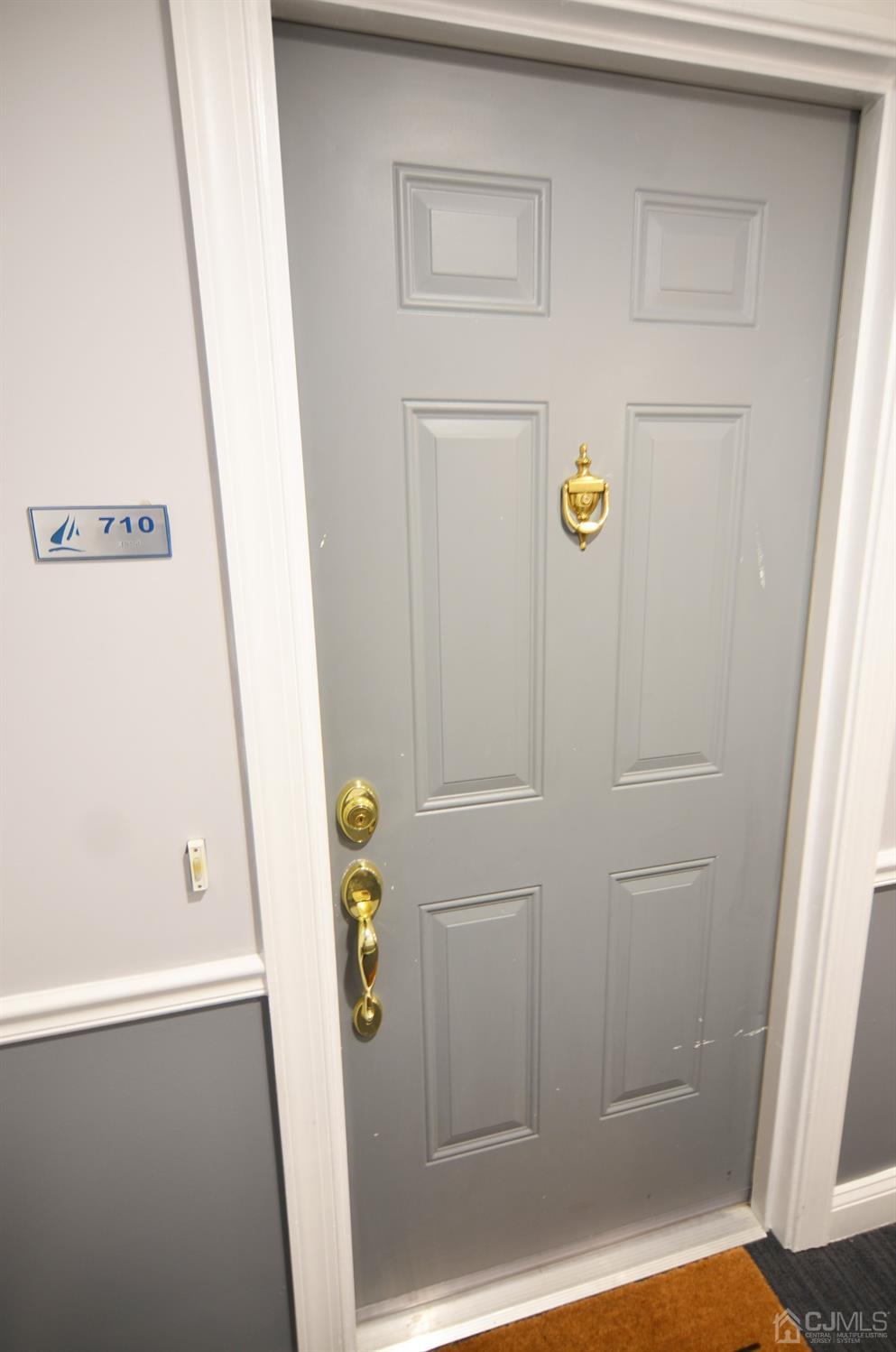 358 Rector Street, Unit 710 Perth Amboy, NJ 08861 - Photo 32 of 35 a bathroom with a shower