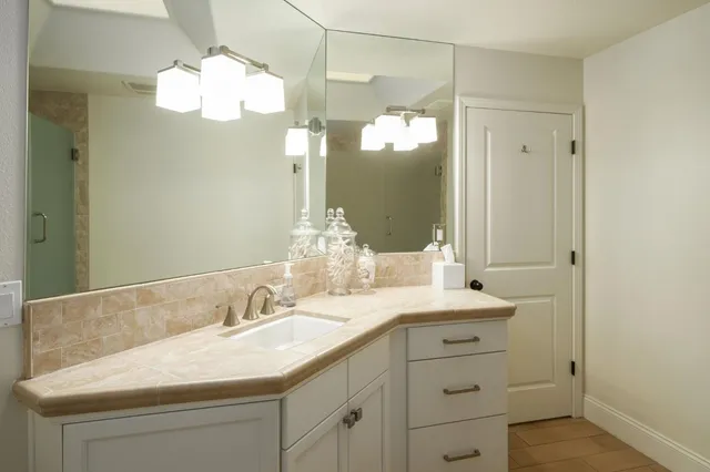 $899,000 | 7271 North Gentry Avenue, Fresno, CA 93711