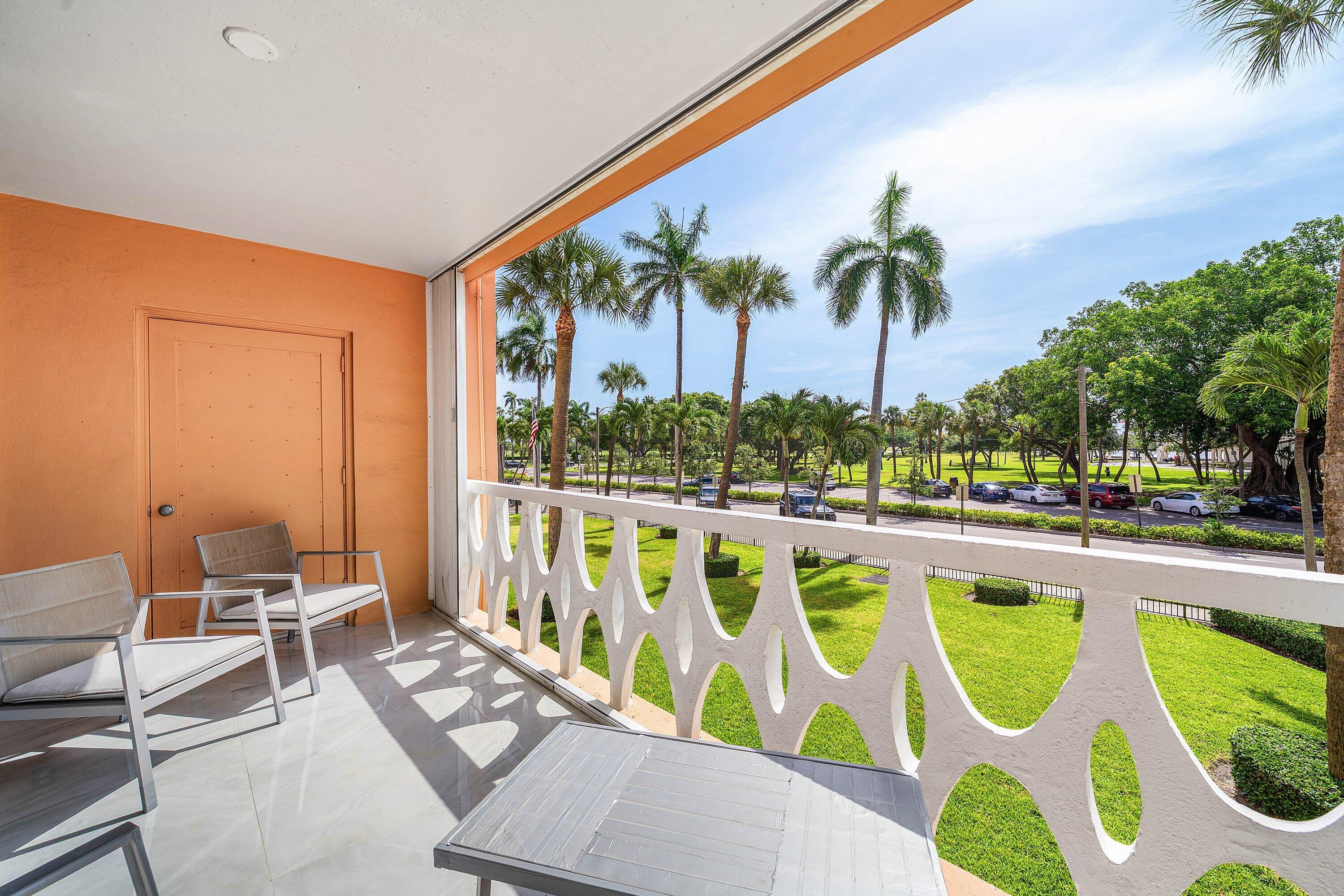 15 South Golfview Road, Unit 206 Lake Worth, FL 33460 - Photo 9 of 35 15 south Golfview rd