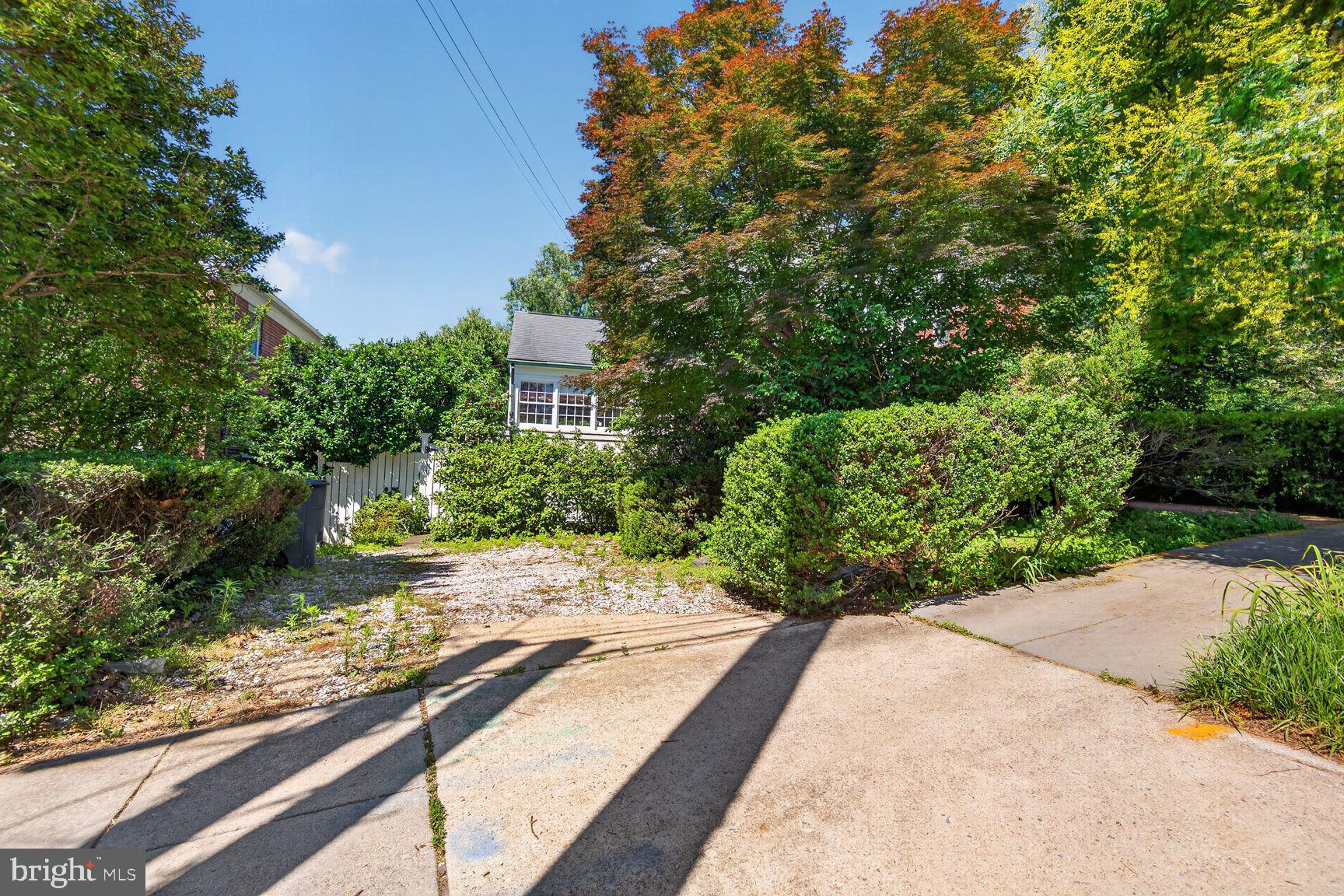 1656 Foxhall Road Northwest Washington, DC 20007 - Photo 2 of 8 Gallery Image 2